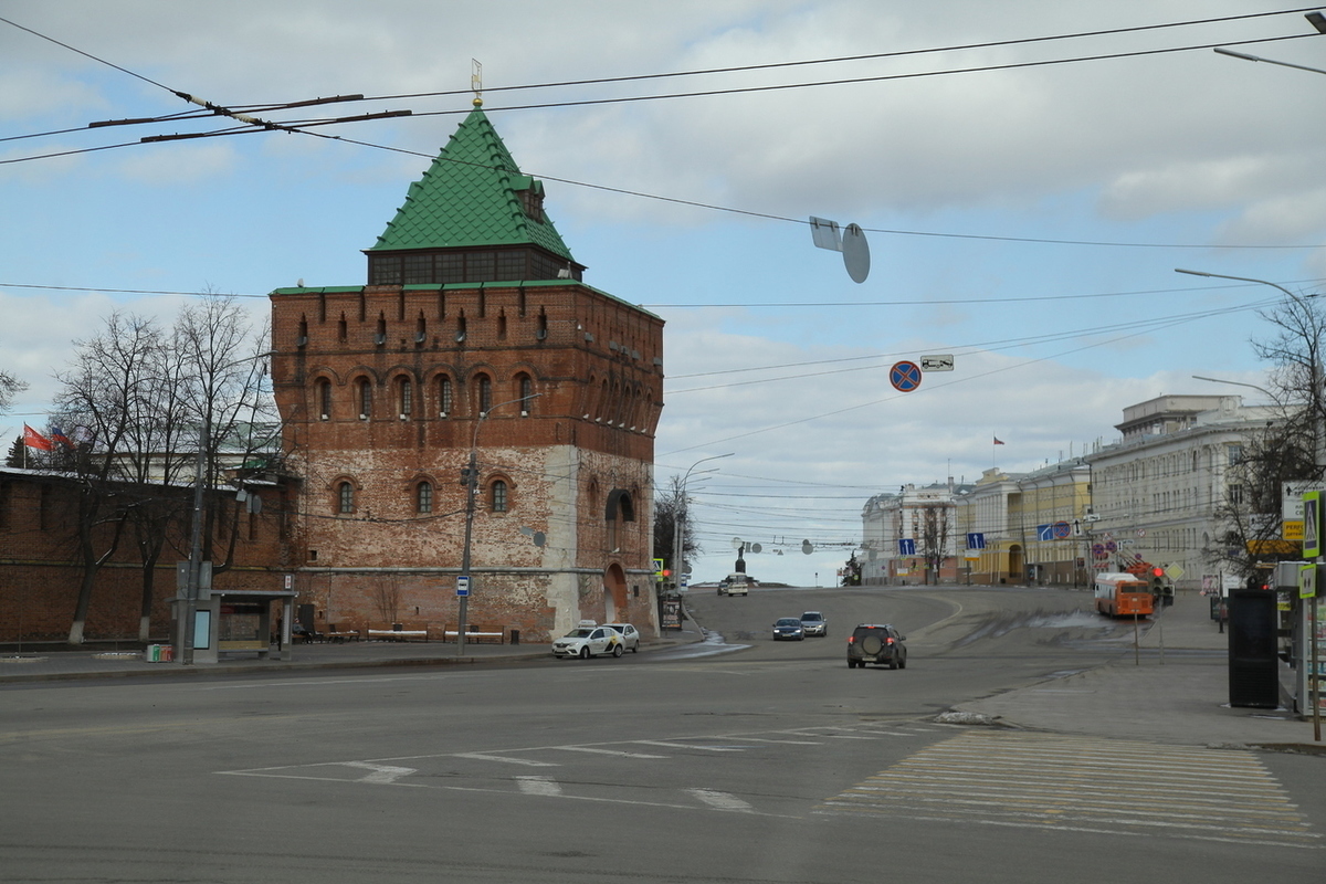 Нижний новгород весной. Нижний новгород в апреле. Дивеево нижегородская область набережная. Нескучный нижний нижний новгород. Апрель в нижнем новгороде набережная.