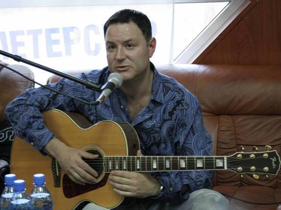 Максима Леонидова с женой и собакой задержали за нарушение карантина