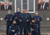 Сотрудники МЧС по Чечне побрились налысо, приняв участие во "флэшмобе", устроенном главой региона Рамзаном Кадыровым