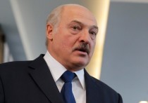 Президент Белоруссии Александр Лукашенко в очередной раз высказал мнение, что стране не следует вводить карантинные меры из-за коронавируса