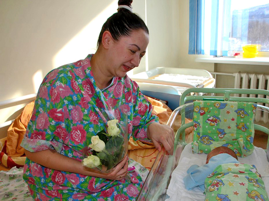 Приём пациенток в роддоме Магадана ограничен из-за коронавируса