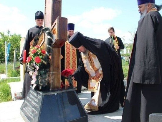 Архиепископ Элистинский и Калмыцкий совершил панихиду