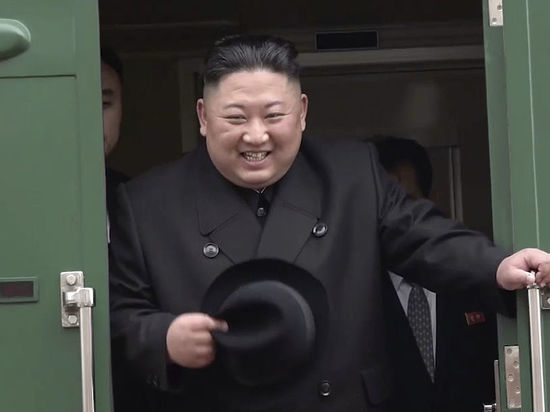Экс-дипломат КНДР заявил, что Ким Чен Ын не может ходить