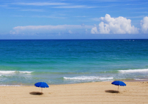 Некоторые ученые считают, что песок и морская вода не способствуют активной передаче Covid-19