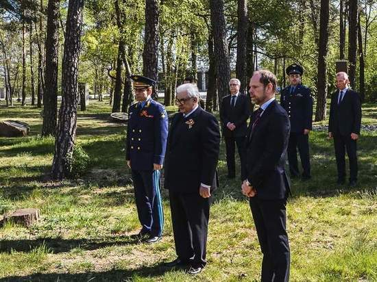 Посол России в ФРГ почтил память узников концлагеря Заксенхаузен