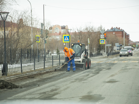 В Салехарде приступили к генеральной уборке улиц