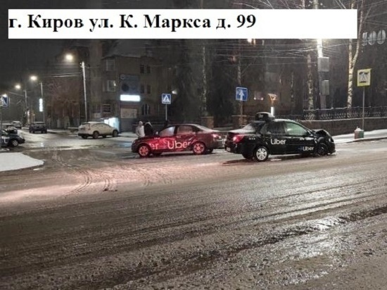 В Кирове столкнулись два такси Uber