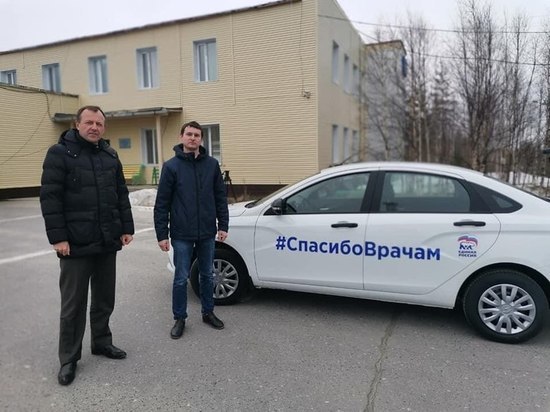 Активисты подарили врачам горбольницы Муравленко новую Lada Vesta