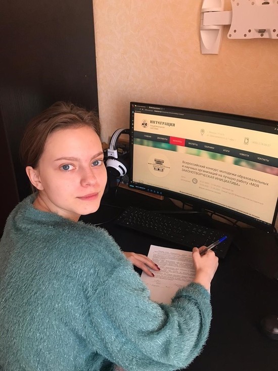 Студентке Ставропольского филиала РАНХиГС самоизоляция не мешает заниматься наукой