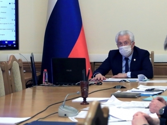 Глава Дагестана провел заседание в режиме ВКС