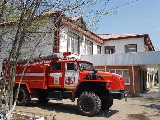  Пожарные Калмыкии отметили свой профессиональный праздник