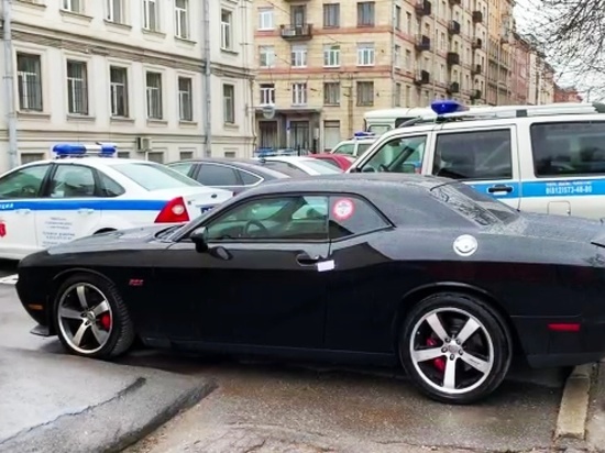 В Петербурге стритрейсеров штрафуют за нарушение ПДД и самоизоляции