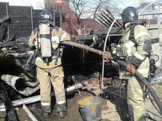 В сгоревшем садовом доме в Зеленодольском районе нашли два тела