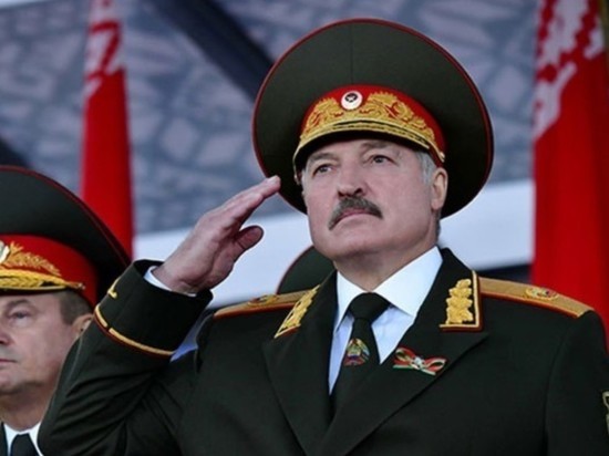 Военный парад в Белоруссии обеспокоил ВОЗ