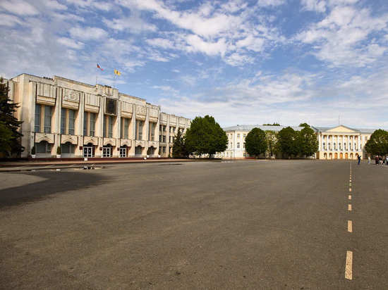 В Ярославле мужчину ограбили на площади перед правительством