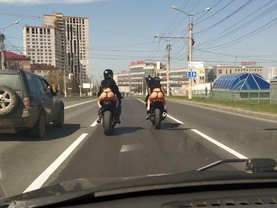 Девушки в стрингах прокатились на мотоциклах по Чебоксарам