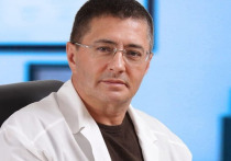 Телеведущий и врач Александр Мясников заявил в ходе программы «Спасибо, доктор!» на «Соловьев Live», что есть определенные симптомы, которые с высокой долей вероятности указывают на инфицирование коронавирусом