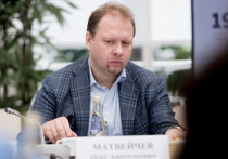 В администрации Высшей школы экономки приняли решение объявить выговор профессору Олегу Матвейчеву, который разместил в социальных сетях пост, начинающийся со слов "Нужен 37-й год"