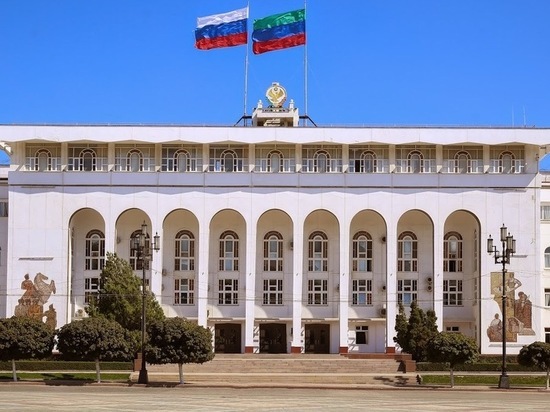 Глава Дагестана второй раз уволил своего советника