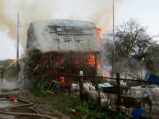 В Смоленской области от удара молнии сгорел дом