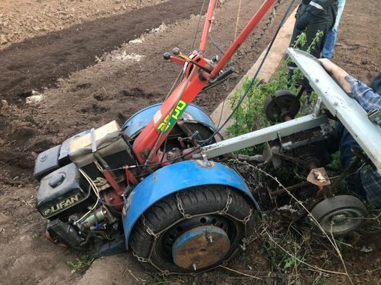 Уфимский пенсионер попал под работающий мотоблок