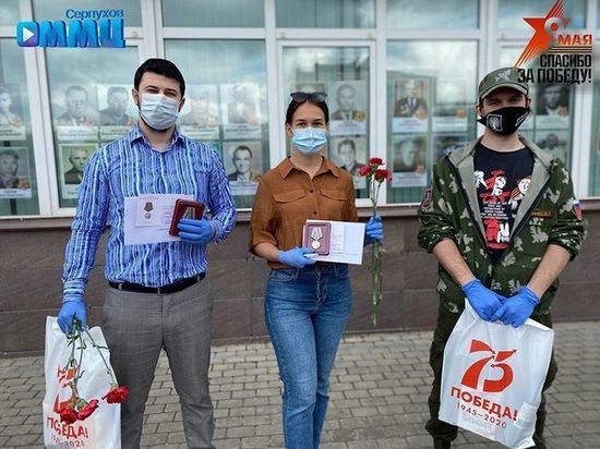 В Серпухове стартовала акция «День Победы» в окнах