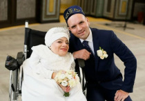 Лилия Тимергалеева из Казани страдает редким заболеванием, которое характеризуется повышенной ломкостью костей, и всю жизнь передвигается на инвалидной коляске