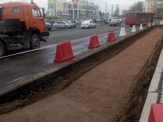 В Кирове ремонтируют привокзальную площадь