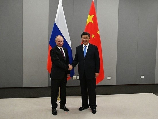 Си Цзиньпин тепло поздравил Путина с 75-летием Победы