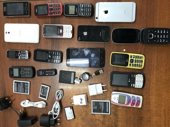 18 мобильников, 1 зарядка и 3  USB провода – не попали в СИЗО города Кызыла