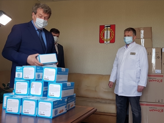 Южноуральский депутат направил несколько тысяч масок медикам Копейска
