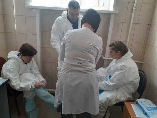 Любимов премировал еще 56 медиков за борьбу с коронавирусом