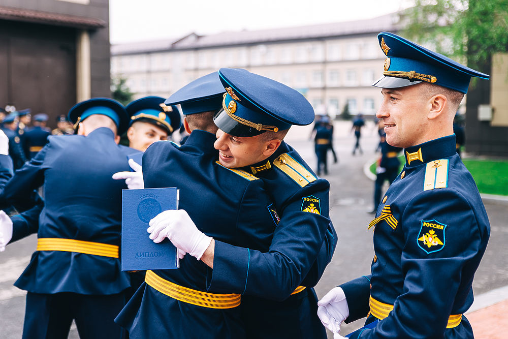 В День Победы в Рязани прошел выпускной в десантном училище