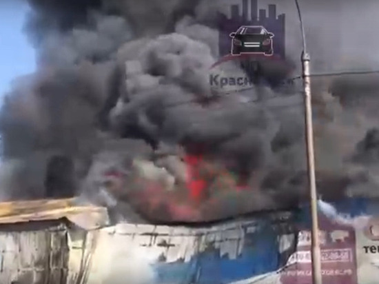В Красноярске удалось локализовать пожар на складе продуктов