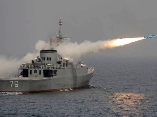19 человек погибли при попадании иранской ракеты в свой корабль