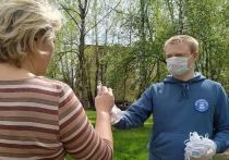 В Серпухове прошла акция «Носите маску» в ходе которой партийцы бесплатно раздавали индивидуальные средства защиты жителям города