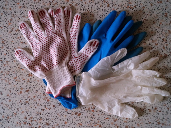 Врач рассказал, какие перчатки подходят для защиты от коронавируса