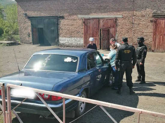 Приставы арестовали машину одного из хакасских муниципалитетов