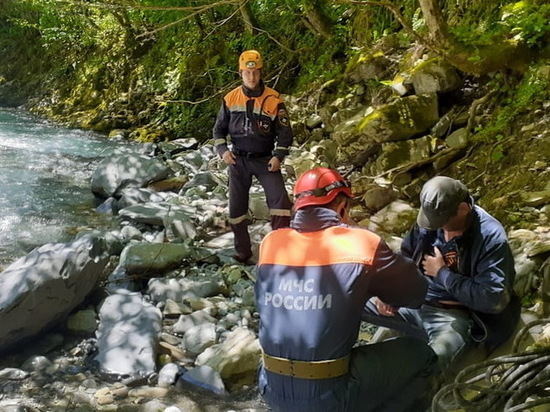 В сочинских горах два человека упали в русло реки Агва
