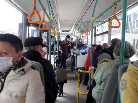 В автобусах «Башавтотранса» пассажирам выдают маски и антисептики