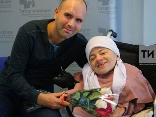Знаменитая «хрустальная леди» из Казани родила сына