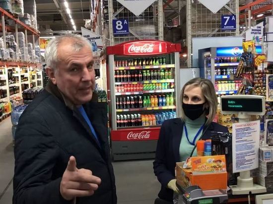 Брянский блогер Коломейцев устроил скандал в гипермаркете «Линия»