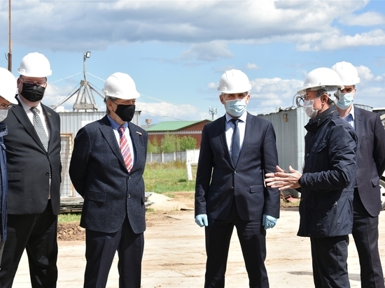 Олег Николаев посетил будущий завод объемно-блочного домостроения