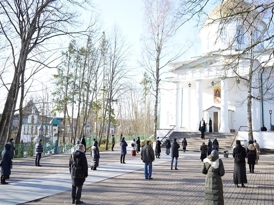 В Псковской области возобновят богослужения с участием прихожан