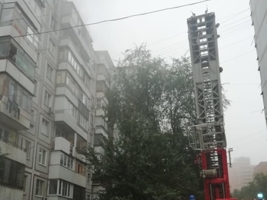 В Ростове-на-Дону произошел пожар в жилой многоэтажке: есть погибшая