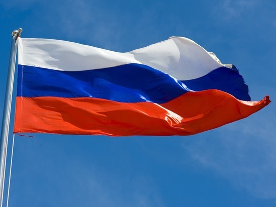 В РТ работника детского сада наказали за неправильно установленный флаг