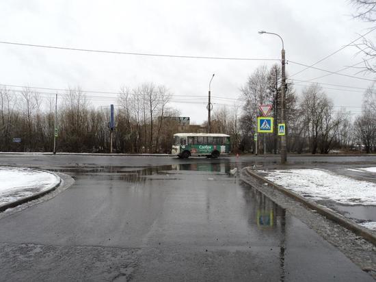 В Архангельске водитель ПАЗика сбил пешехода
