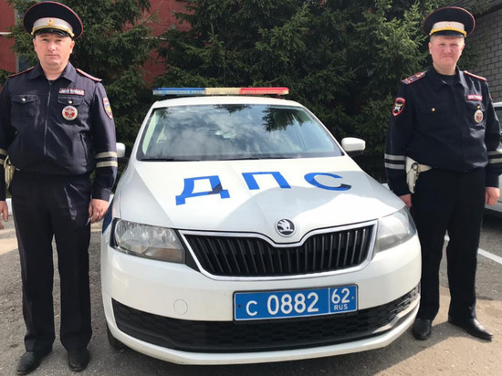Рязанские полицейские экстренно доставили в больницу задыхающегося ребенка