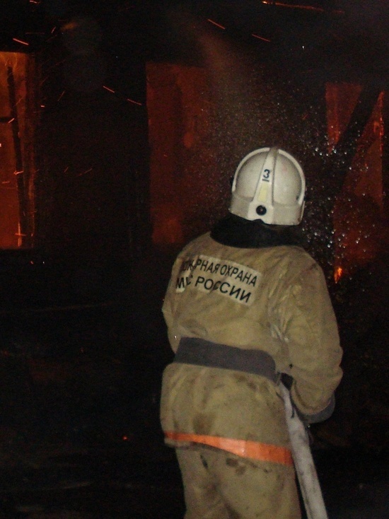 В Ивановской области бесхозное здание сожгли бомжи