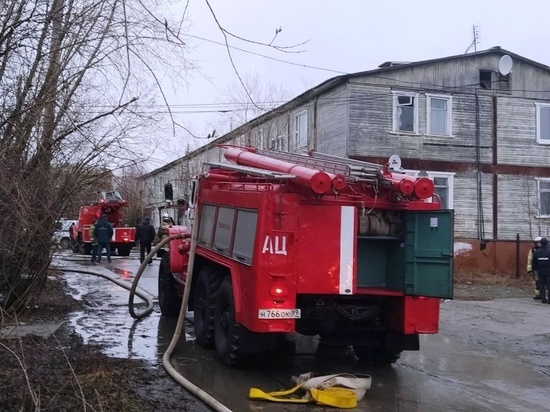 В Лабытнанги ночью загорелся жилой дом